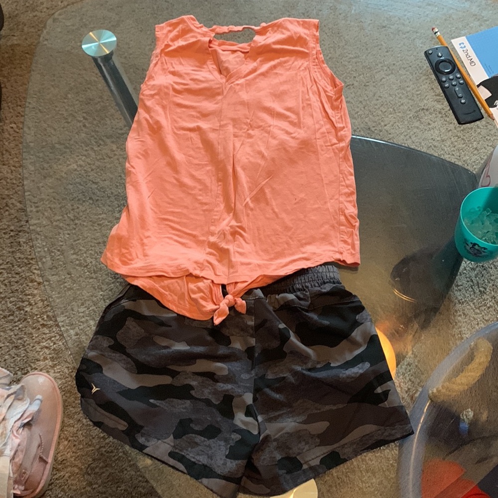 Outfit - Picture 2 of 2
